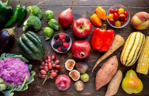من التفاح إلى البطاطا الحلوة.. أطعمة خريفية بفوائد مهمة - اخبار ليبيا