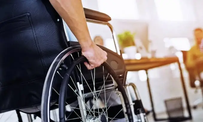 لخدمة ذوي الإعاقة.. «أوقاف شمال الشرقية» تُجهّز مبناها بموقف ومصعد وكرسي متحرك