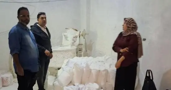حملة بحي الهرم تضبط مخزنًا دون ترخيص لتصنيع معجون الحوائط