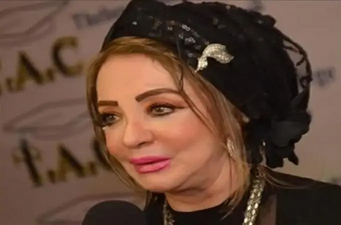 كشفت رؤيا غامضة لأحمد زكي.. شهيرة توضح حقيقة منع نجلاء فتحي من عزاء زوجها