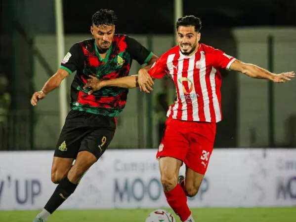 البطولة: الجيش الملكي يتعادل مع حسنية أكادير في الرمق الأخير من المباراة