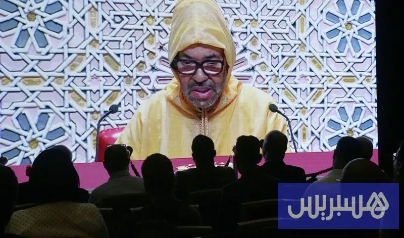 الملك يرفض "ابتزاز المغرب" ويتمسك بالمسؤولية المشتركة في الهجرة