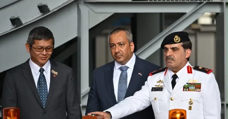 الكويت وسنغافورة تبحثان التعاون البحري بالتزامن مع بدء تصنيع سفن مشروع الدرة