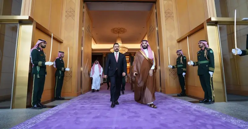 شفق نيوز..الزيدي لإبن سلمان: ندين استهداف مطار الملك خالد ولا نسمح باستخدام أراضينا للاعتداء