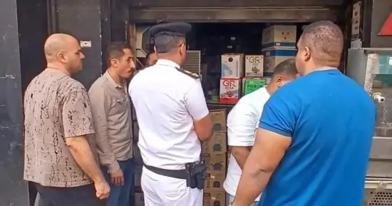تشميع محلين لتجارة التكييفات في العجوزة لمزاولة النشاط بدون ترخيص.. صور