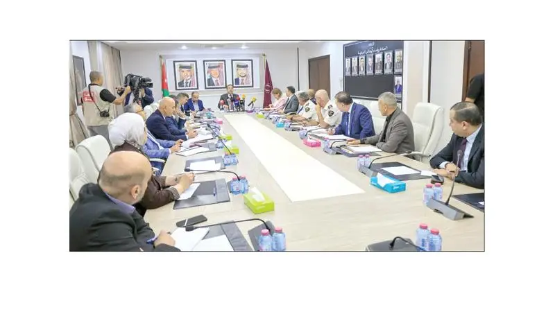 مطالبـات نيابيـة بإلغاء شرطي «العُمر والتقدير»