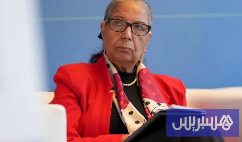 الملك يشيد بخصال القاضية زهور الحر