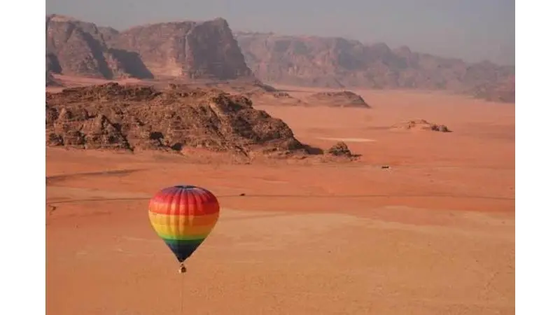 انطلاق رحلات برنامج أردننا جنة من المفرق إلى عدد من الوجهات السياحية والأثرية