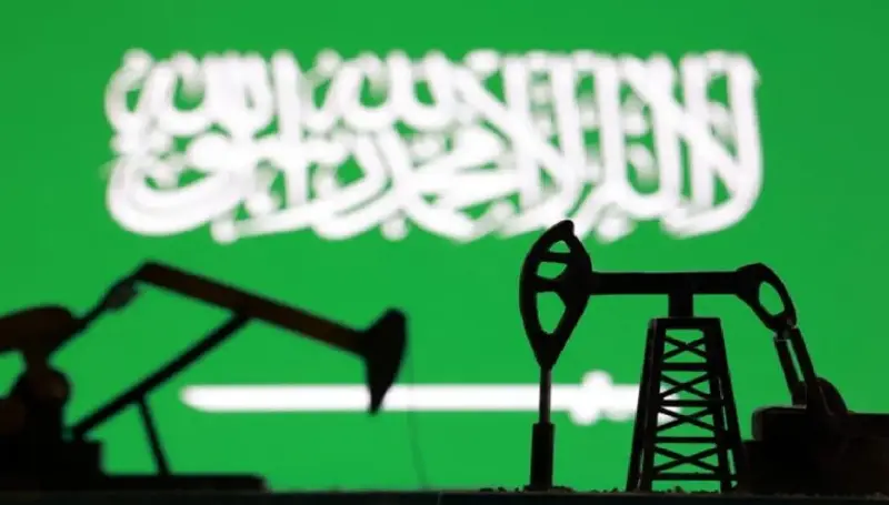 السعودية تعرض مزيداً من الخام على أوروبا... وأورلن تستعيد إمداداتها