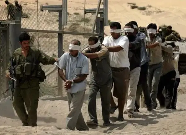 رصاص من مسافات قريبة داخل الزنازين.. تقرير يكشف إصابات خطيرة في صفوف الأسرى