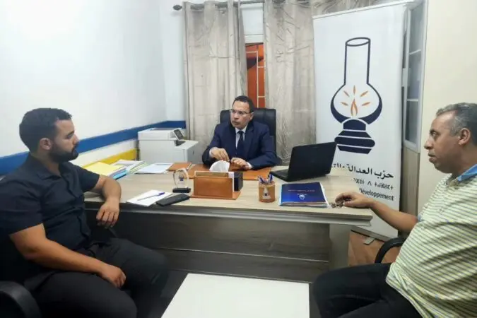 الخلفي يفتتح مكتباً للتواصل وتتبع قضايا المواطنين في دائرة المحيط بالرباط