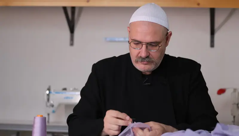 مصمم الأزياء الشيخ أدهم سري الدين لـ النهار: التزامي الديني غيّر أسلوبي