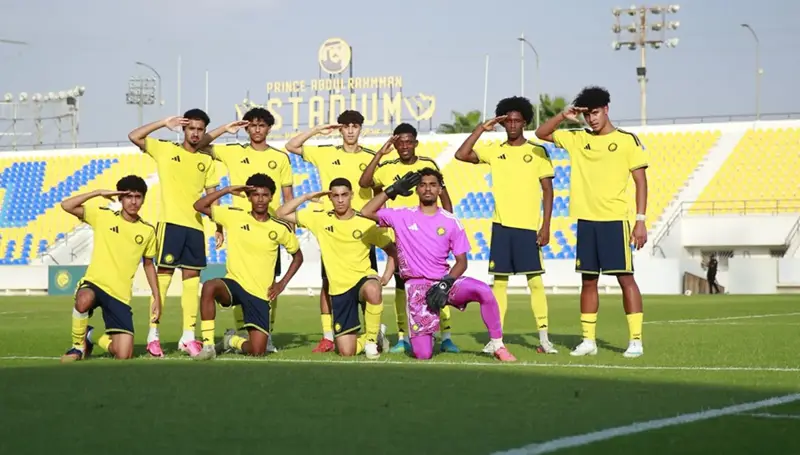 كريستيانو جونيور يحتفل بالتحية العسكرية بعد فوز النصر (فيديو)