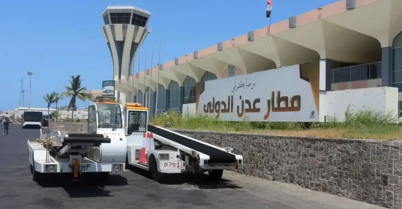 شفق نيوز..اليمن.. استهداف مطار عدن بصاروخين أطلقهما الحوثيون