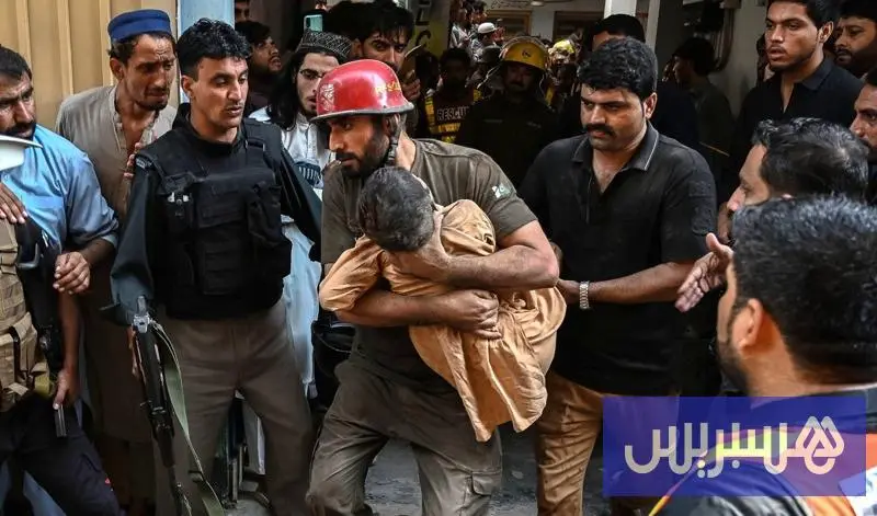 مصرع معلّم و27 طفلا في مدينة بيشاور