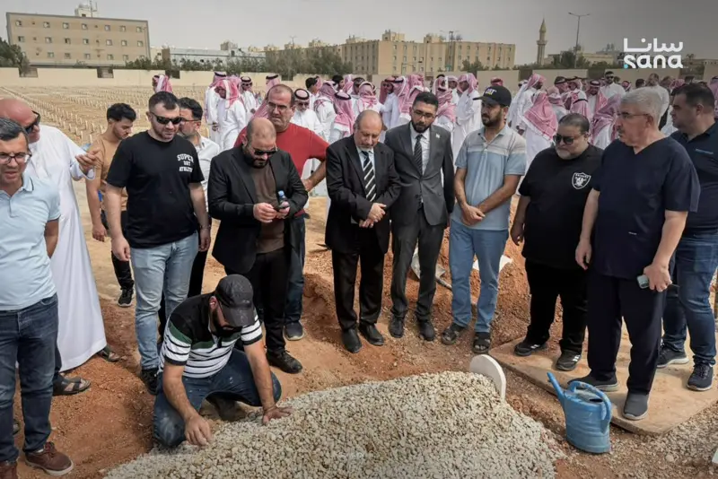 تشييع جثمان المواطنة بثينة عويضة التي قتلت جراء الاعتداء على مطار الملك ‏خالد الدولي