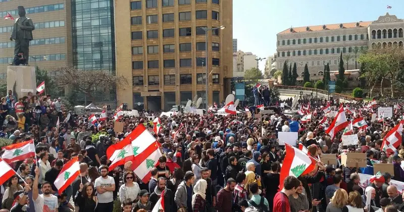 توافق حزبي "ضد التغيير"