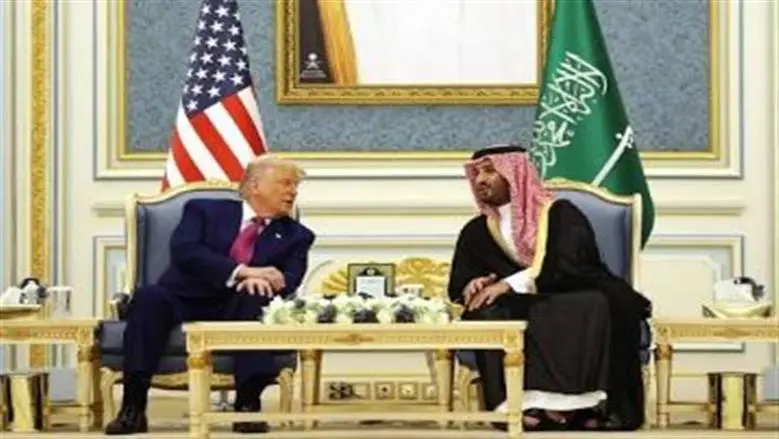 ترامب: نتواصل مع ولي العهد السعودي.. والحوثيون يتصرفون بشكل سيئ للغاية