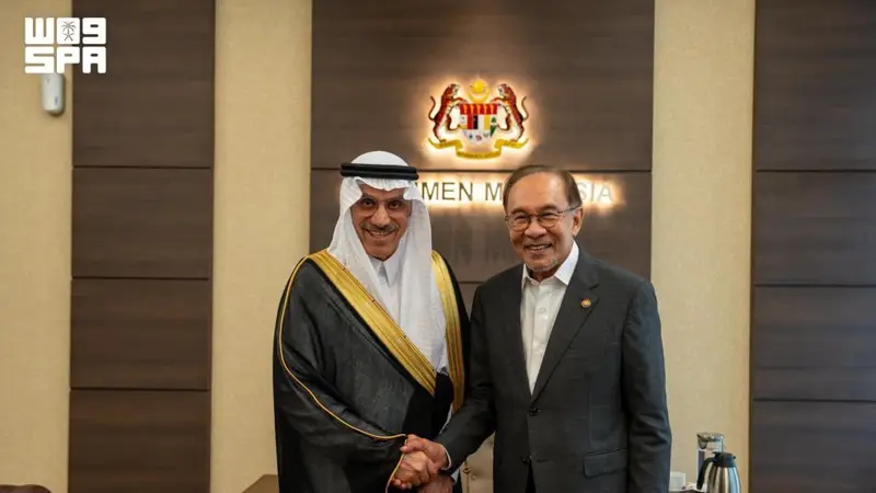 رئيس وزراء ماليزيا ورئيس البنك الإسلامي للتنمية يبحثان في جدة دعم المنشآت الصغيرة وريادة الأعمال