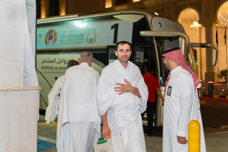 ضيوف الدفعة الرابعة من برنامج خادم الحرمين يؤدون مناسك العمرة