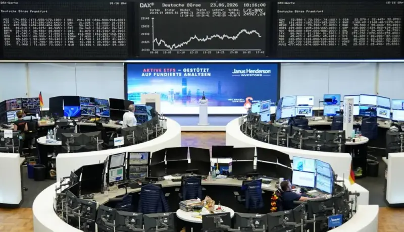 تراجع المؤشرات الأوروبية بهبوط قطاع التكنولوجيا العالمي