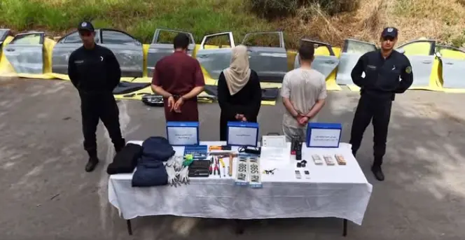 عصابة سرقة أبواب السيارات في قبضة الشرطة