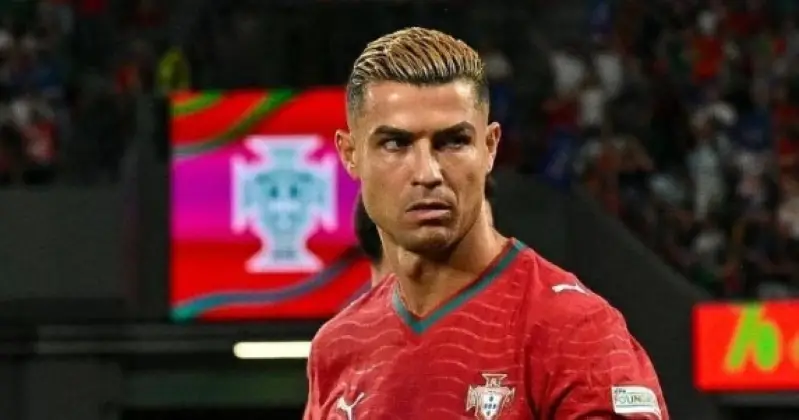 إيقاف رونالدو 30 يوماً لمغادرته معسكر البرتغال عقب خلاف مع المدرب