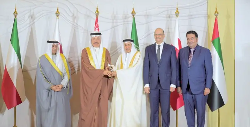 وزير العمل وزير الشؤون القانونية: اختيار جميل حميدان شخصية خليجية رائدة في مجال العمل تقدير للعطاء البحريني