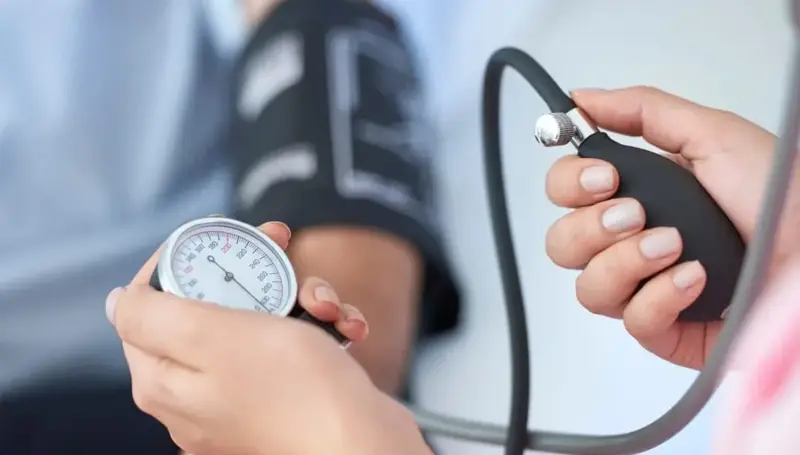 ما الأطعمة التي تخفض ضغط الدم من دون دواء؟