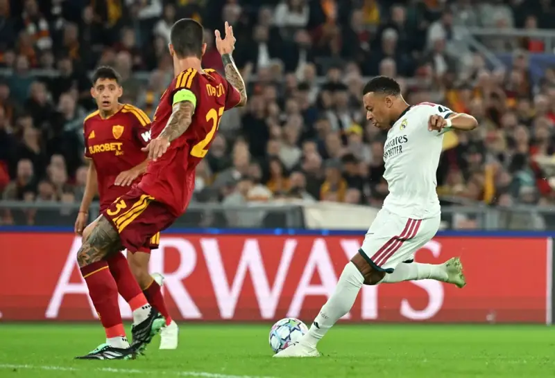 مبابي يتجاوز ميسي ويصبح أصغر لاعب يخوض 100 مباراة في دوري الأبطال