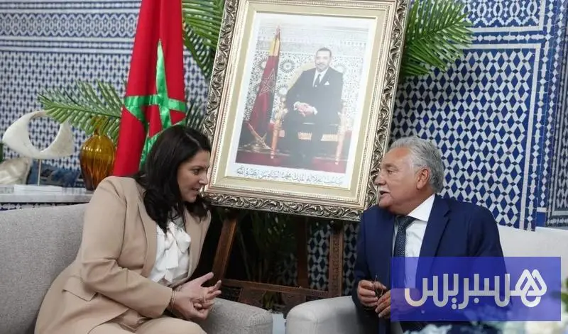 "الكتاب" يقدم البرنامج على الحقائب
