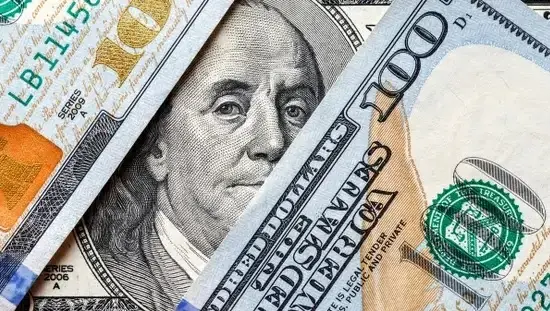 الدولار يهبط وسط ترقب لتحرك البنك المركزي الأمريكي