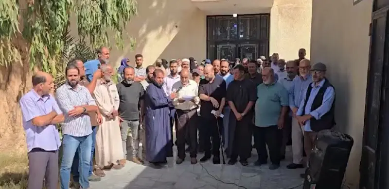 صور|| معلمو عدد من البلديات والمناطق، يواصلون احتجاجهم، ضمن إعلانهم الإضراب وتعليق الدراسة - اخبار ليبيا