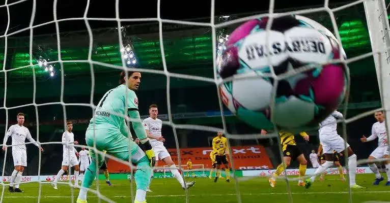 مونشنغلادباخ مهدد برقم سلبي تاريخي في الدوري الألماني