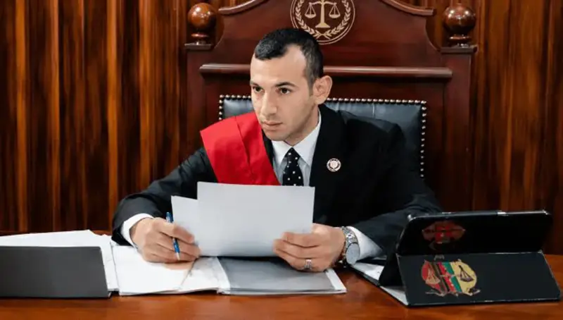القاضي المزيف في مصر ينتظر الحكم… كيف خدع ضحاياه؟