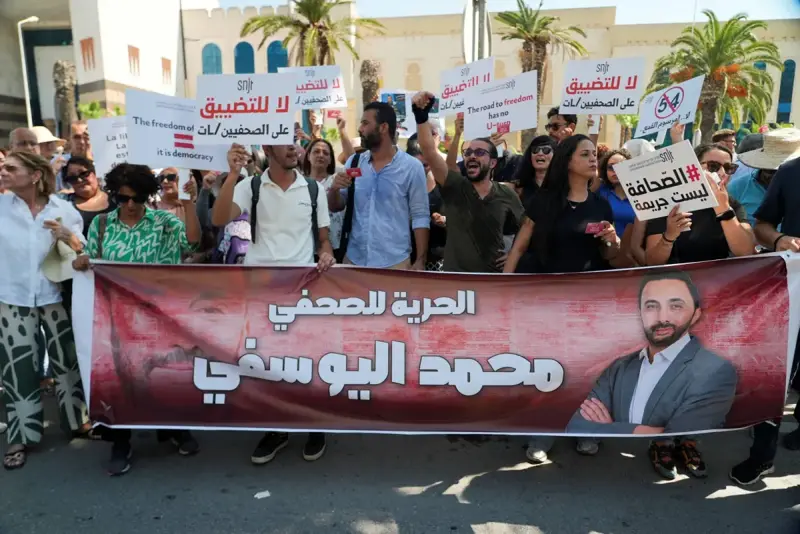 تضييق يتزايد وسجون تترصد حرية الصحافة في تونس