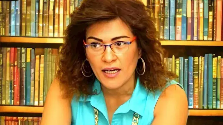 بسبب الجمع بين نقابتين.. لجنة القيد تقرر شطب فاطمة ناعوت