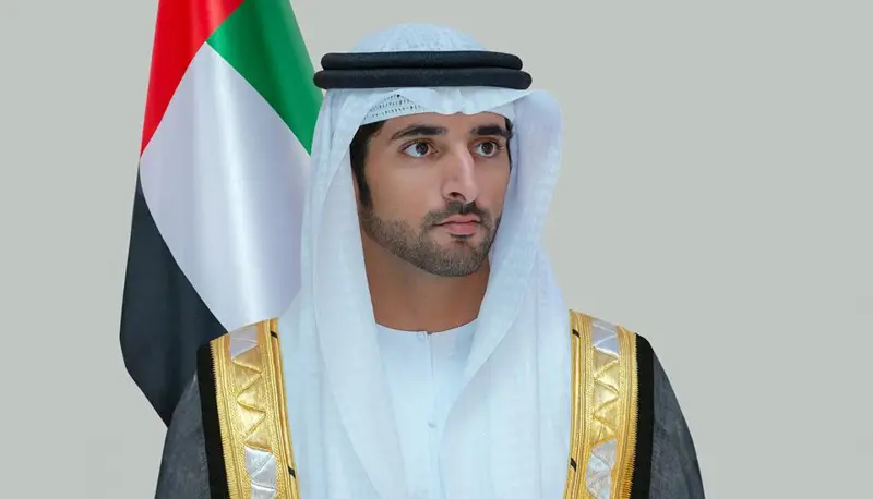حمدان بن محمد يعلن منح جائزة دبي الأفعال عن فئة الشركات في المجال التجاري لشركة "زينة"