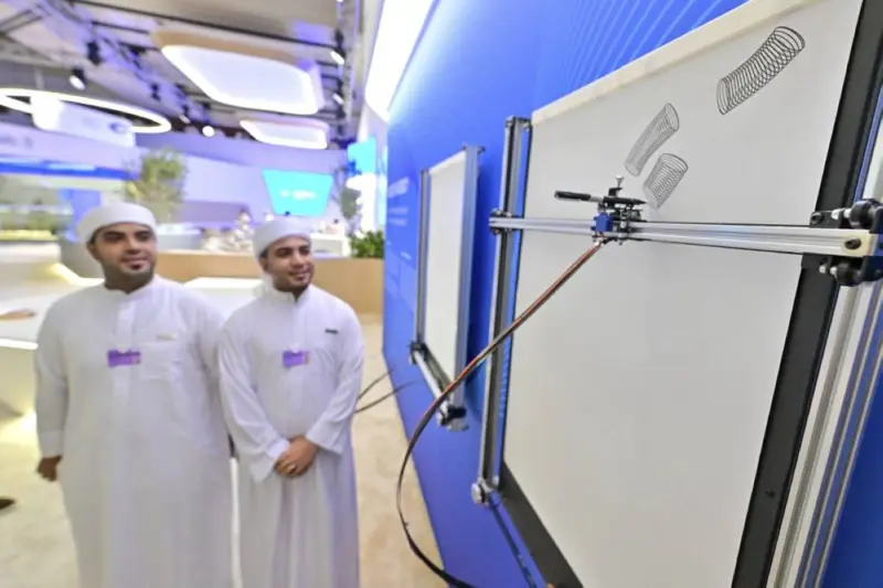 "آلات الرسم التفاعلية" إبداع يدمج الذكاء الاصطناعي بالروبوتات
