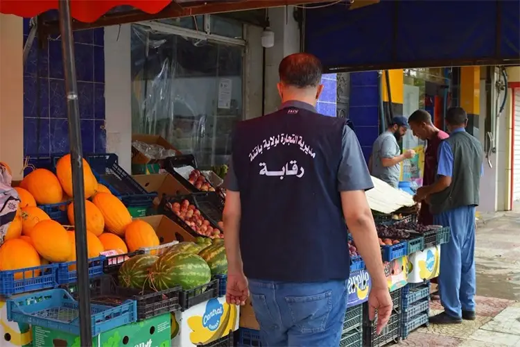 محاصرة الغلاء خارج الأسواق بـ9 آلاف عون يراقبون المصانع والمزارع!