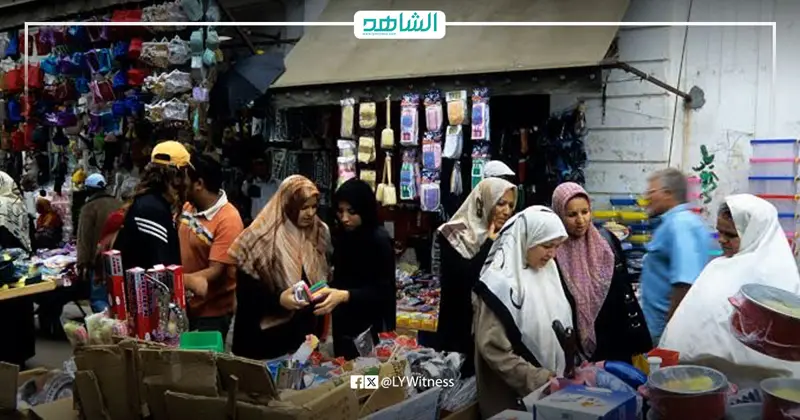 انهيار الدينار يفاقم أزمة المعيشة ويلتهم رواتب الليبيين - اخبار ليبيا