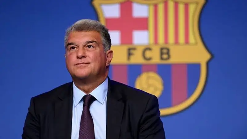 لابورتا يتهم ريال مدريد بالسعي إلى تدمير الدوري الإسباني ويشيد بتيباس