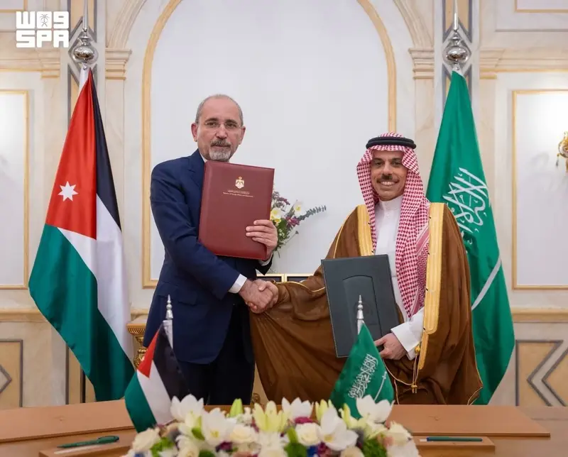 وزيرا خارجية السعودية والأردن يوقّعان بروتوكول تعديل مجلس التنسيق الأعلى