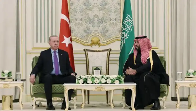 أردوغان يؤكد لولي العهد السعودي وقوف بلاده إلى جانب المملكة
