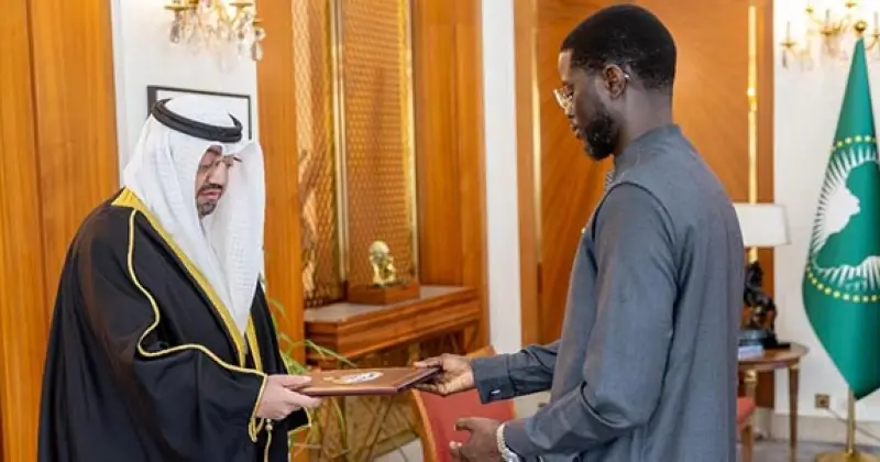 سفير الكويت في داكار يقدم أوراق اعتماده لرئيس السنغال