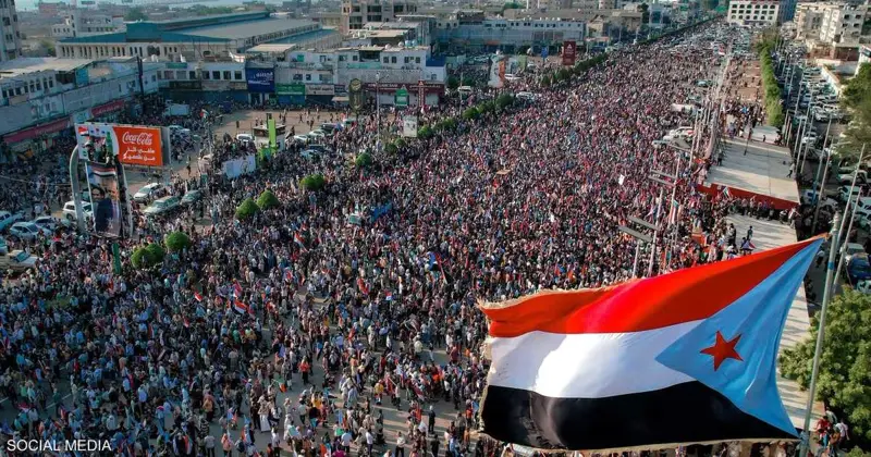 عدن.. حشود يحيون الذكرى السنوية لثورة 14 أكتوبر