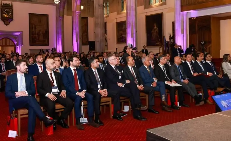 استعراض الفرص الاستثمارية في عُمان ضمن "حوار استراتيجي" بالمملكة المتحدة