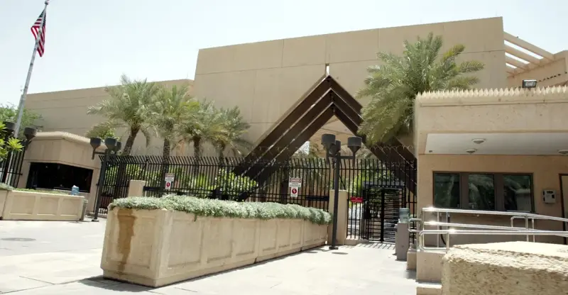 شفق نيوز..رويترز: واشنطن تستعد لإصدار أمر "إلزامي" بمغادرة موظفي سفاراتها في الخليج