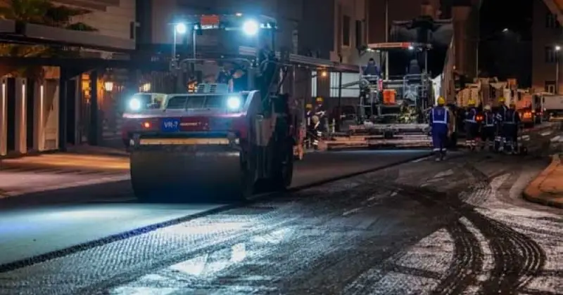 الأشغال تنجز القسم الأكبر من أعمال الطرق في محافظة مبارك الكبير