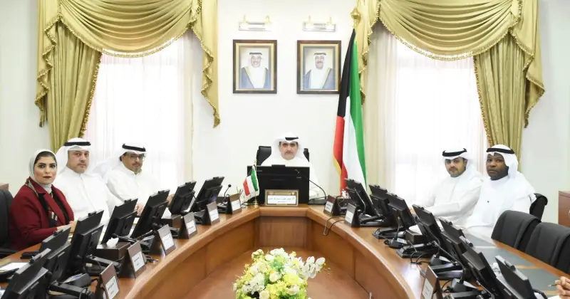 الجهاز المركزي يبحث مع الخارجية آليات تحديث بيانات المقيمين بصورة غير قانونية في معاملات الشؤون القنصلية